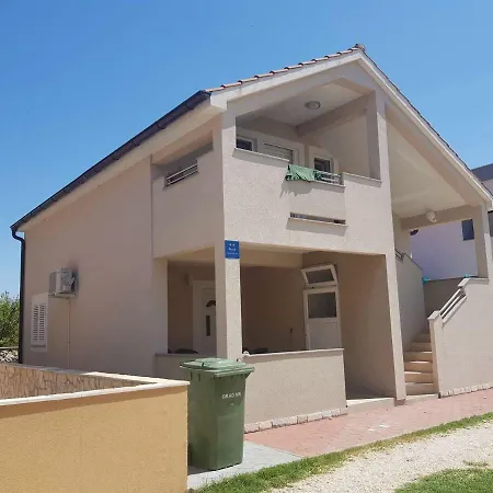 Appartement Tara *